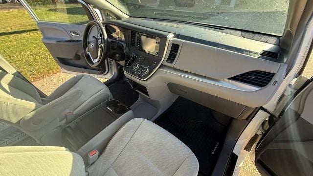 2019 Toyota Sienna LE 8 Passenger