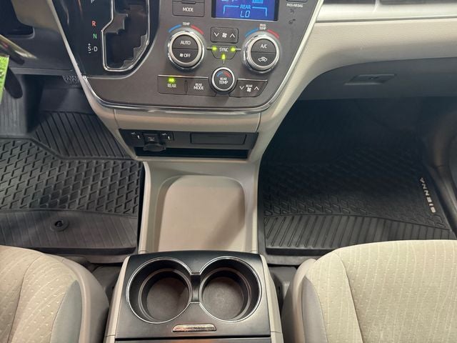 2019 Toyota Sienna LE 8 Passenger