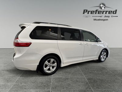 2019 Toyota Sienna LE 8 Passenger