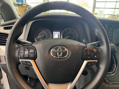 2019 Toyota Sienna LE 8 Passenger