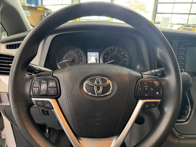 2019 Toyota Sienna LE 8 Passenger