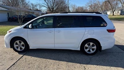 2019 Toyota Sienna LE 8 Passenger