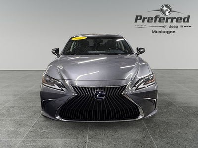 2019 Lexus ES 300h 300h Luxury 2.5 Liter FWD