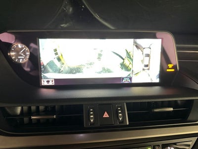 2019 Lexus ES 300h 300h Luxury 2.5 Liter FWD