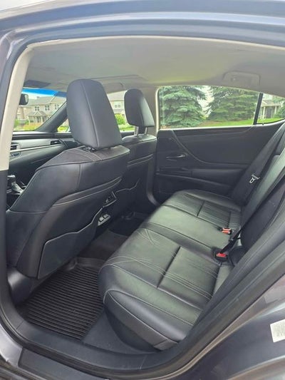 2019 Lexus ES 300h 300h Luxury 2.5 Liter FWD